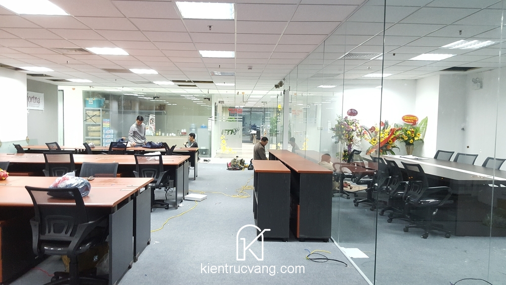 thiết kế nội thất văn phòng cùng việc thi công cải tạo văn phòng mang lại cho người sử dụng một không gian làm việc năng động, sáng tạo